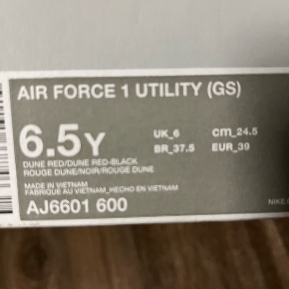 Air Force 1 Utility (GS) - Picture 3 of 6